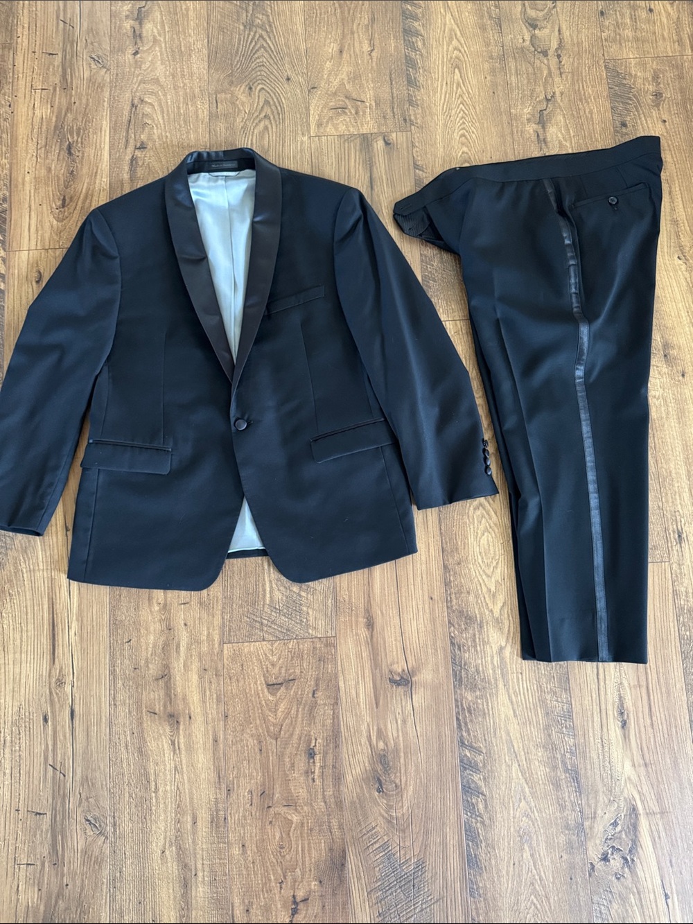 Calvin Klein men’s black tux / tuxedo, jacket 44S, pants see measurements